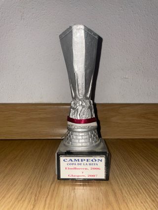 Trofeo Miniatura UEFA Sevilla F.C. Campeón