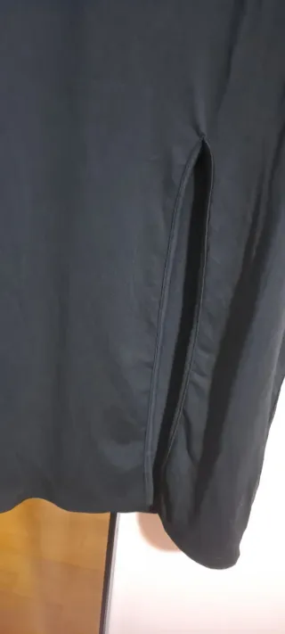 Vestido Negro Ajustado con Encaje