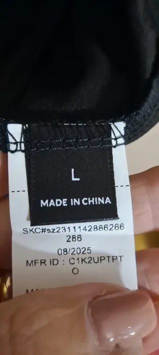 Vestido Negro Ajustado con Encaje