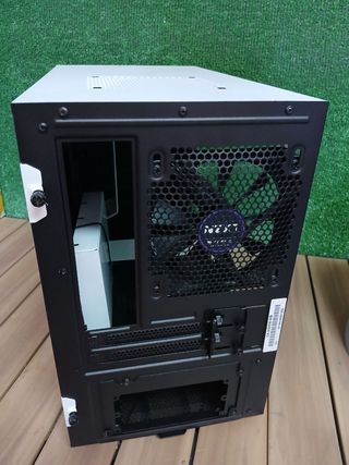 Caja ordenador NZXT H200i (Smart Case