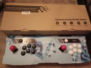 Consola Arcade Clásica Roja y Blanca