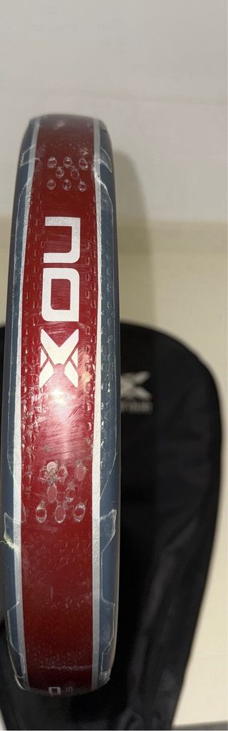 Pala de pádel Nox AT10 12K Agustin Tapia