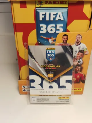 Carta Florian Wirtz Panini FIFA 365 paralela Roja.
