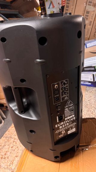 Altavoz Behringer B215D PA