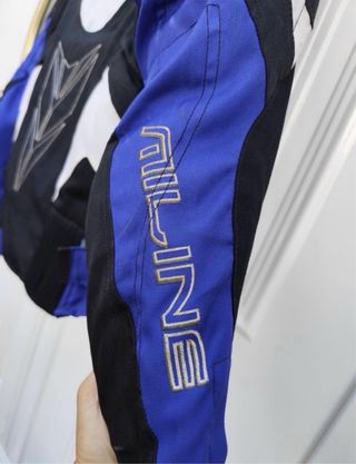 Chaqueta de moto azul y negra