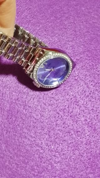 Reloj Rolex Morado y Plateado con Circonitas