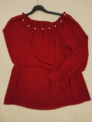 Blusa burdeos con perlitas