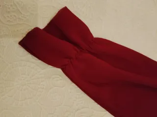 Blusa burdeos con perlitas