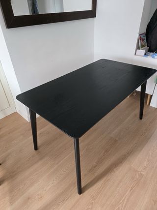 Mesa de comedor Ikea Lisabo negra