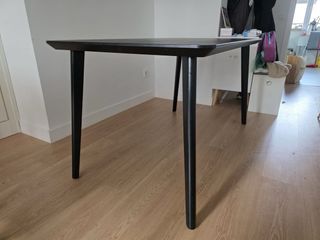 Mesa de comedor Ikea Lisabo negra