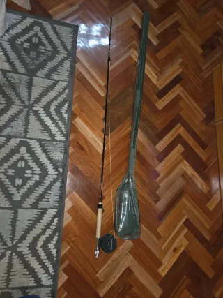 Caña de pesca a mosca con funda