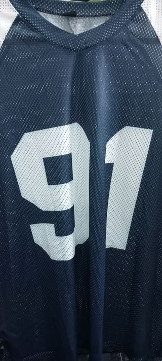 Conjunto T-Shirt + Calças de Ganga + Calças Cremes