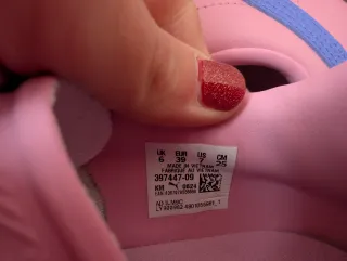 Zapatillas Puma Rosa y Azul.