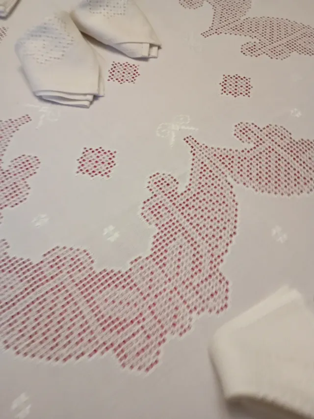 Mantelería Lagartera Bordada a Mano