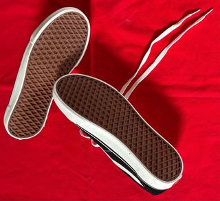 Zapatillas Vans Negras y Blancas