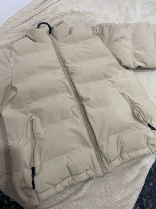 Chaqueta acolchada beige