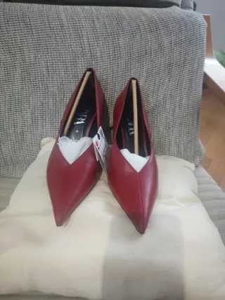 Zapato tacón Zara granate T.36