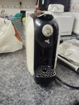 Cafetera Nespresso SGL