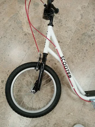 Scooter con ruedas grandes