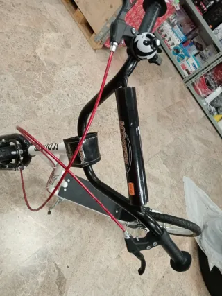 Scooter con ruedas grandes