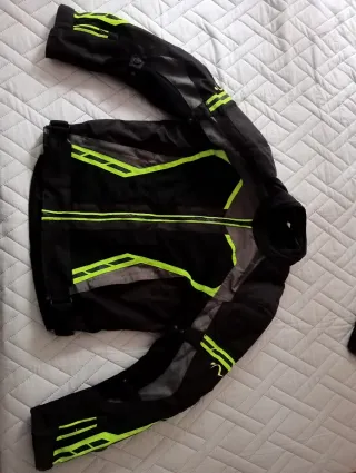 Chaqueta Moto Negra y Verde Neón