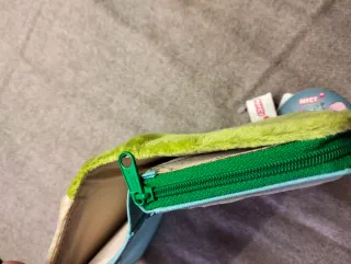 Carteira Nici Iguana Pelúcia