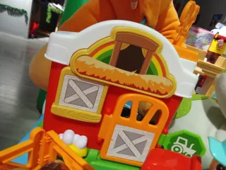 Granja musical con animales y tractor