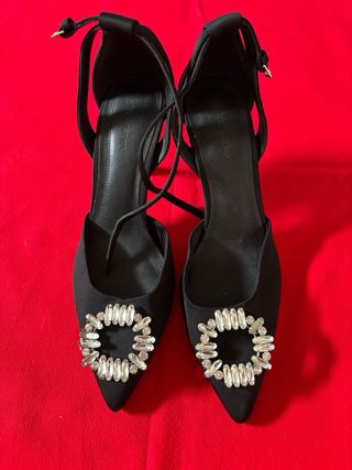 Zapatos de fiesta Stradivarius con pedrería