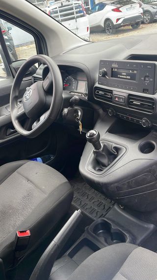 toyota proace city