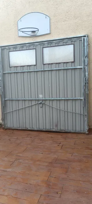 Puerta de garaje basculante. Regalo puerta de paso