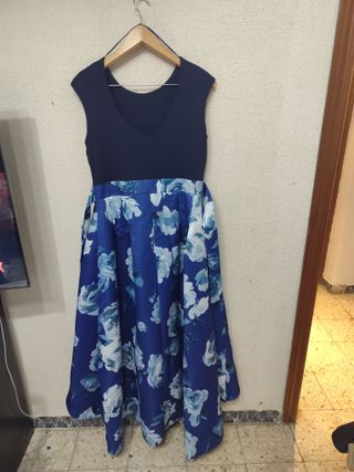 Vestido azul y blanco floral