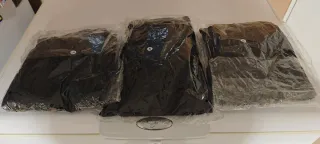 Pantalones de chándal negros , tres piezas.