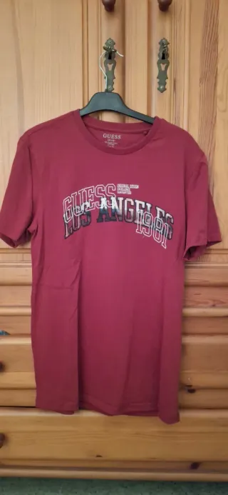 Camiseta Guess Roja Los Angeles 1981