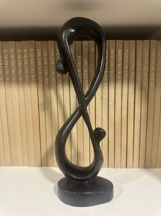 Escultura Abrazo Infinito