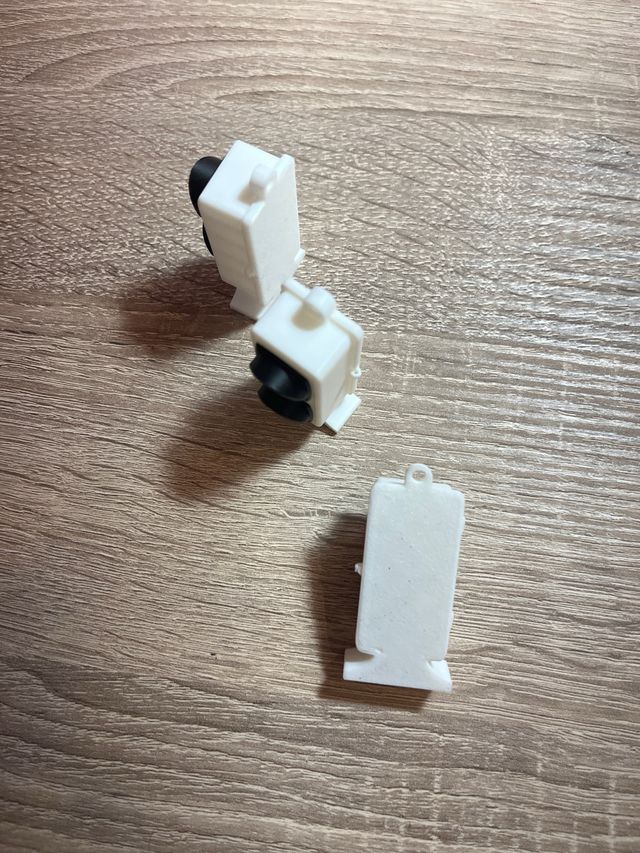 Llavero mono bajo en rebase autorizado