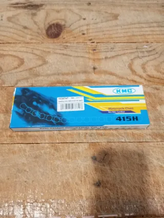 Cadena KMC 415H 130 eslabones