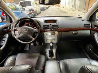 Toyota Avensis 2004 Diesel pegatina B