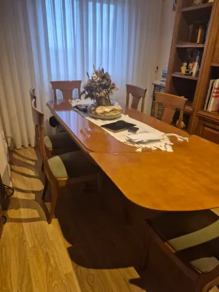 Mesa de comedor y 6 sillas