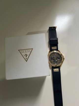 Reloj Guess Dorado y Negro con Cristales
