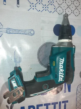 Atornillador Pladur Makita 18V Modelo DSF 452