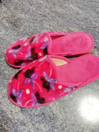 Zapatillas de estar por casa rosas "Nuevas"