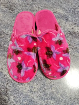 Zapatillas de estar por casa rosas "Nuevas"