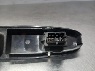 MANDO ELEVALUNAS DELANTERO DERECHO PEUGEOT 406 BE