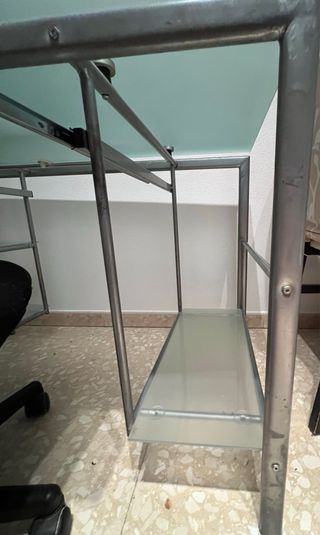 Escritorio de Cristal templado y Metal + silla