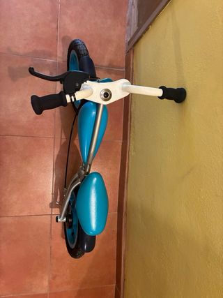 Bicicleta evolutiva equilibrio azul con pedales