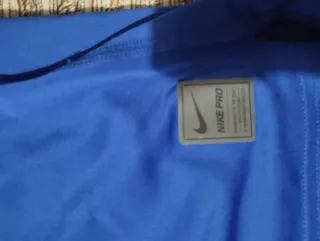 Camiseta compresora Nike azul