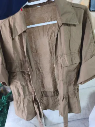 Camisa de mujer marrón con cremallera