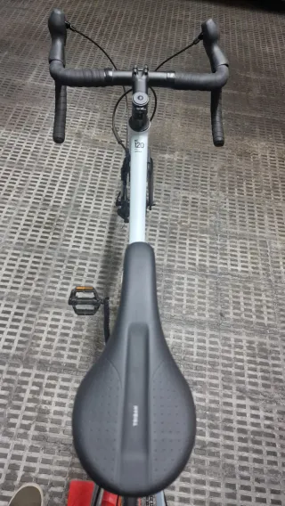 Bicicleta Triban RC120 Gris