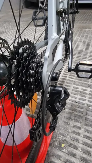 Bicicleta Triban RC120 Gris