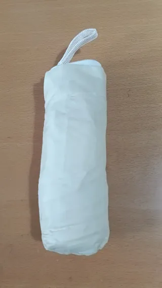 Paraguas beig plegable